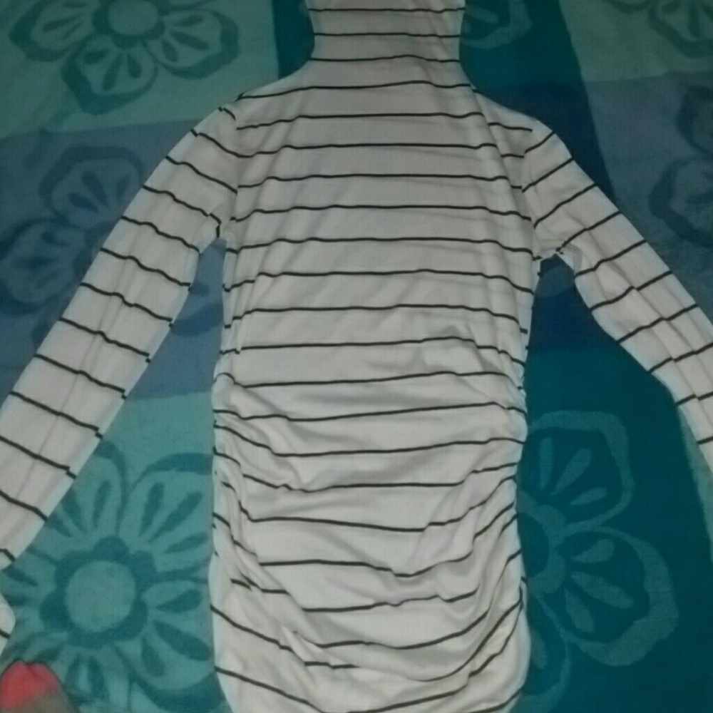 Turtle neck long sleeve shirt